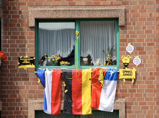 队长带领三人打出精彩配合，朱俊龙三分命中，彻底锁定了关岛队的败局.